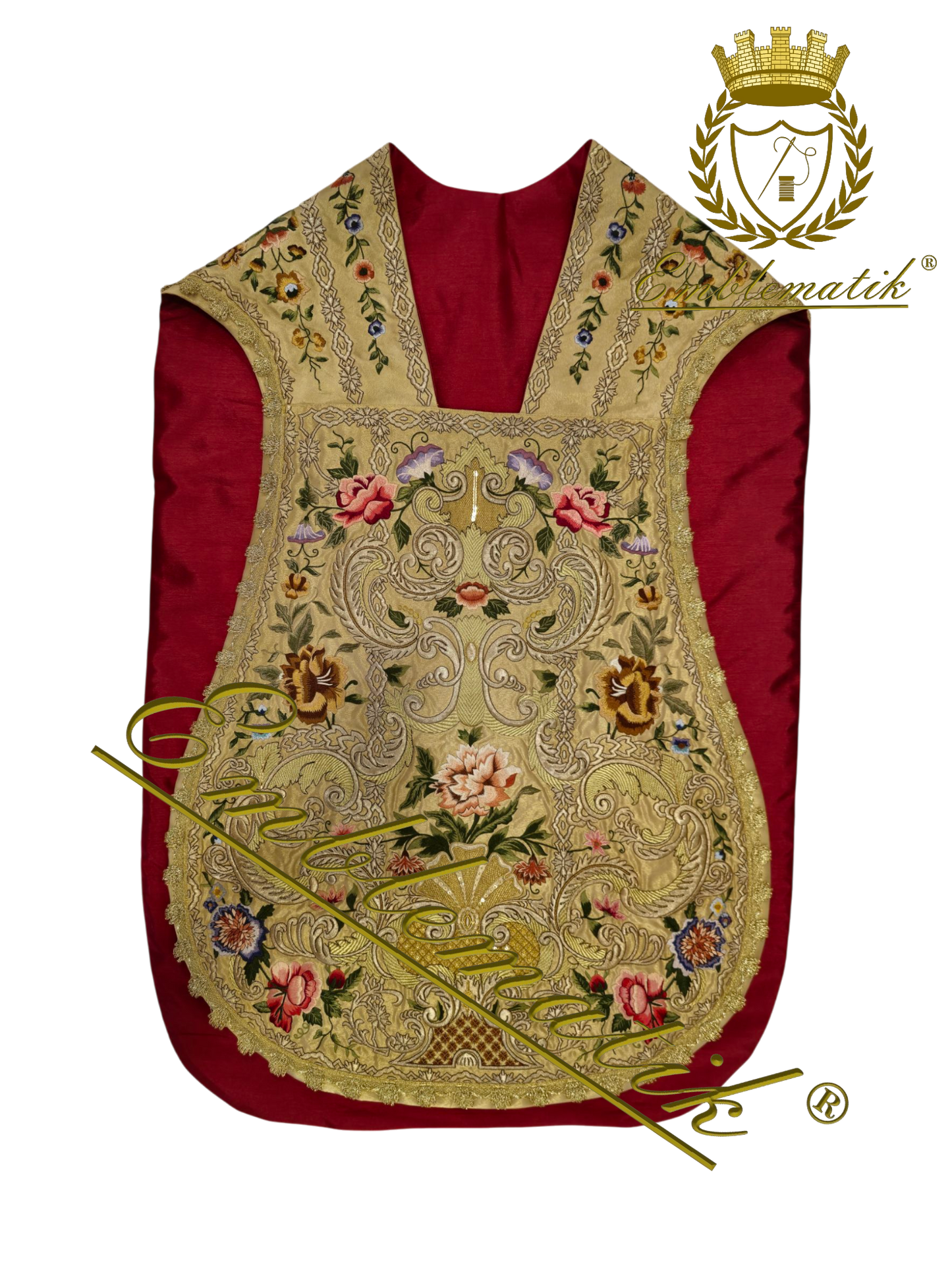 Pianeta romana riccamente ricamata con fili di seta e metallici.