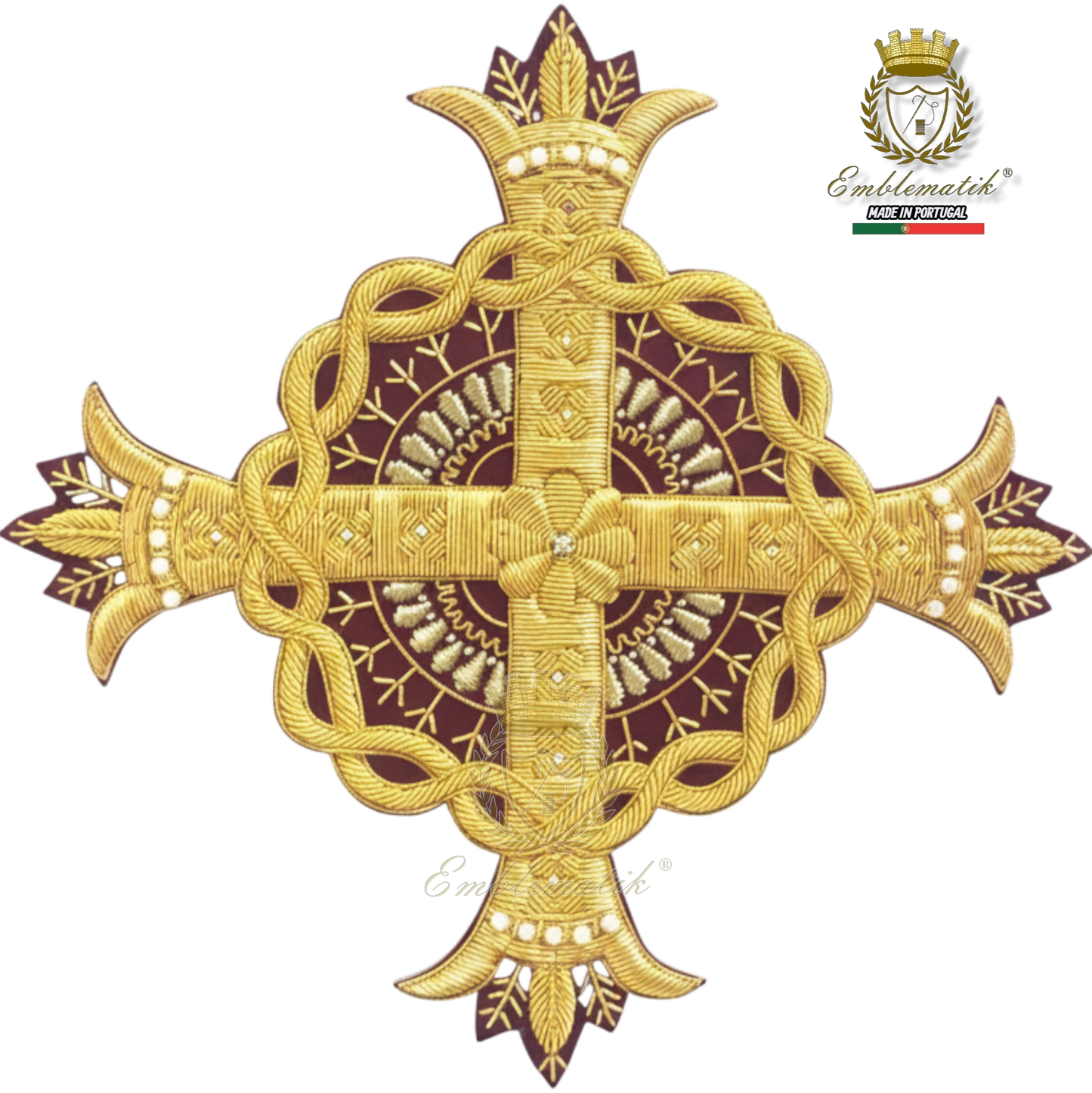 Emblematik by Pasamanerias y Bordados gold metallic thread cross with maroon and white accents, for liturgical vestments.