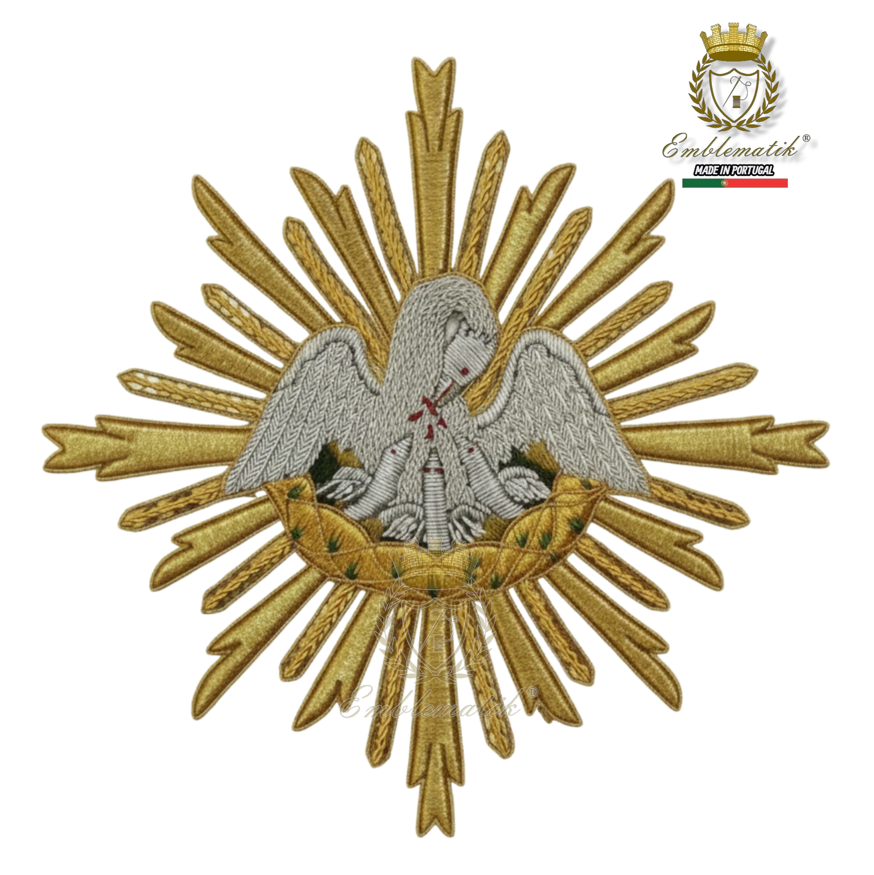 Emblematik by Pasamanerias y Bordados gold and silver metallic pelican emblem with intricate details, hand-made for liturgical vestments.